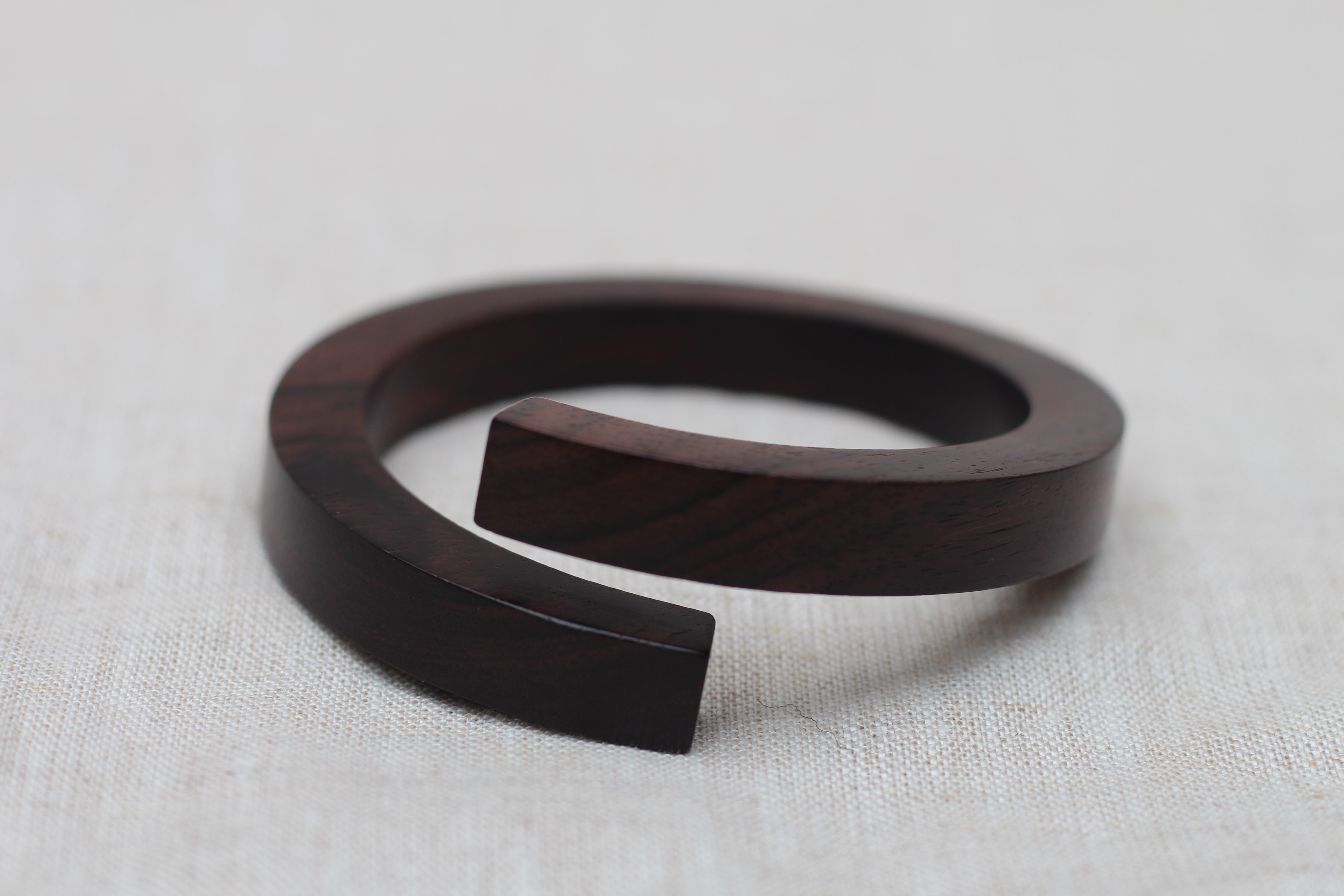 Brown Wood Overlap Bangle